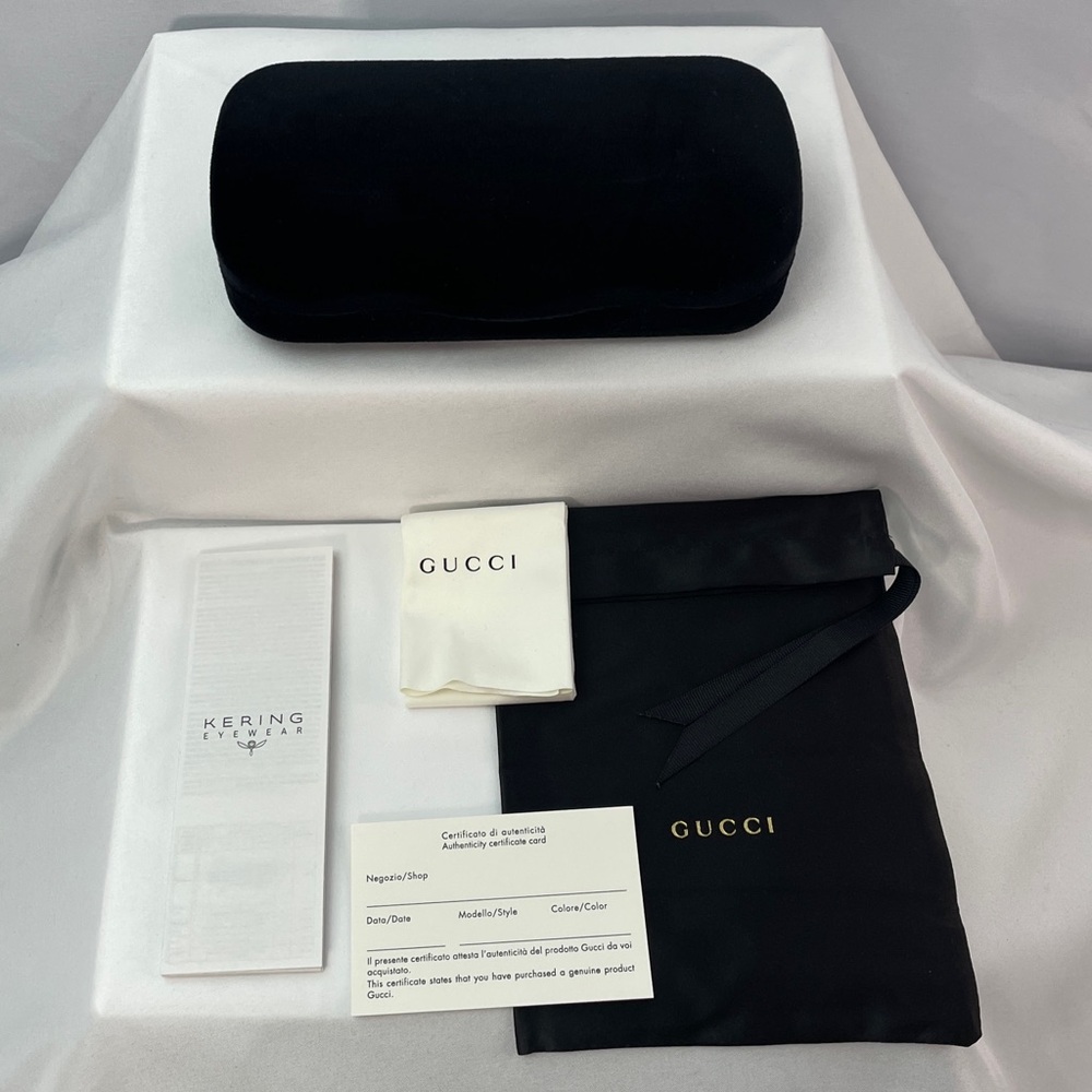 Gucci Women's Black Oversized Sunglasses - Picture 10 of 15